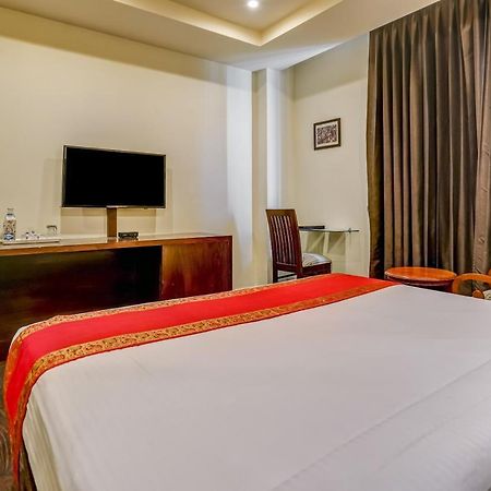Townhouse 552Hotel Royal Court Джаландхар Екстериор снимка