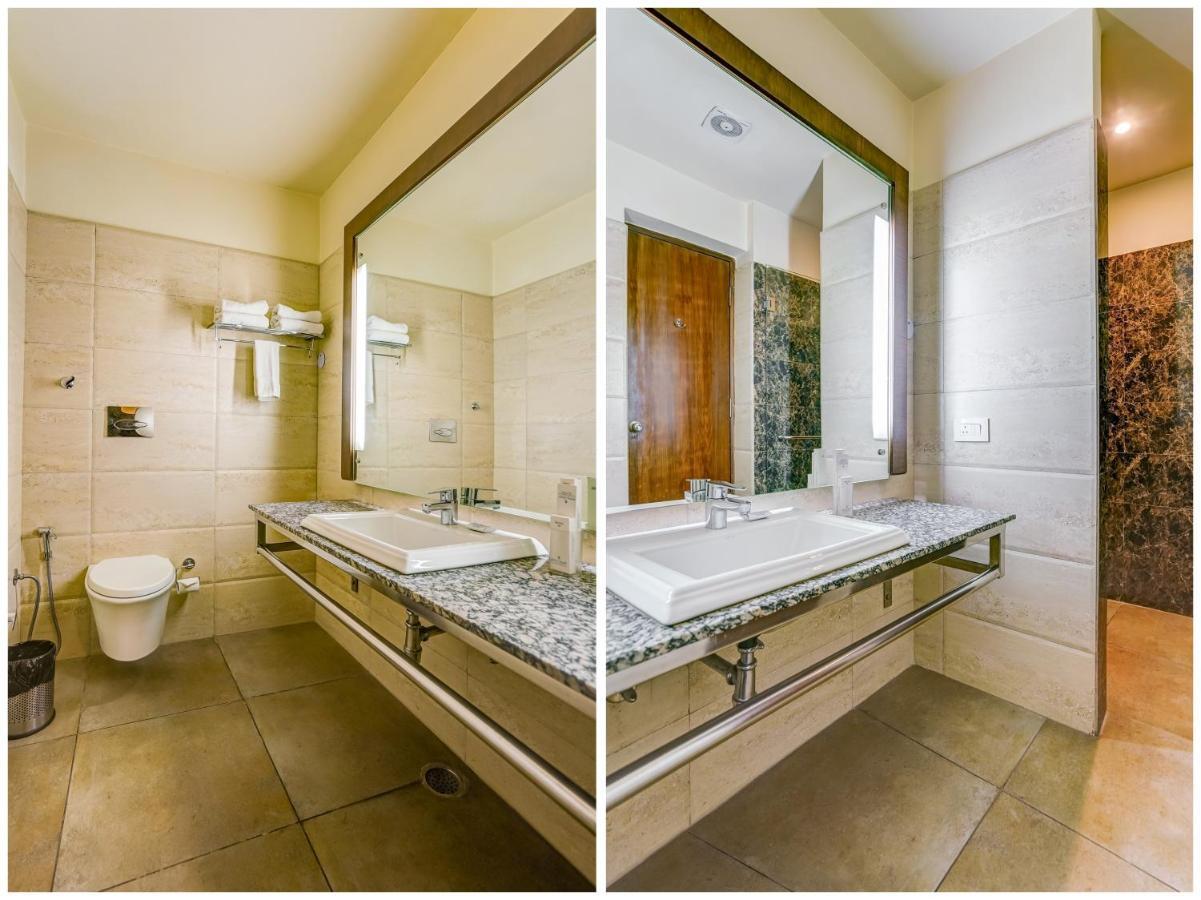 Townhouse 552Hotel Royal Court Джаландхар Екстериор снимка