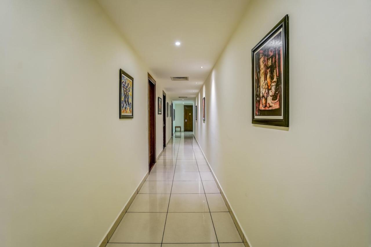 Townhouse 552Hotel Royal Court Джаландхар Екстериор снимка