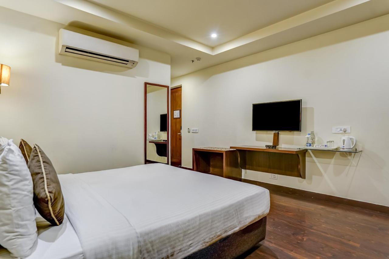 Townhouse 552Hotel Royal Court Джаландхар Екстериор снимка