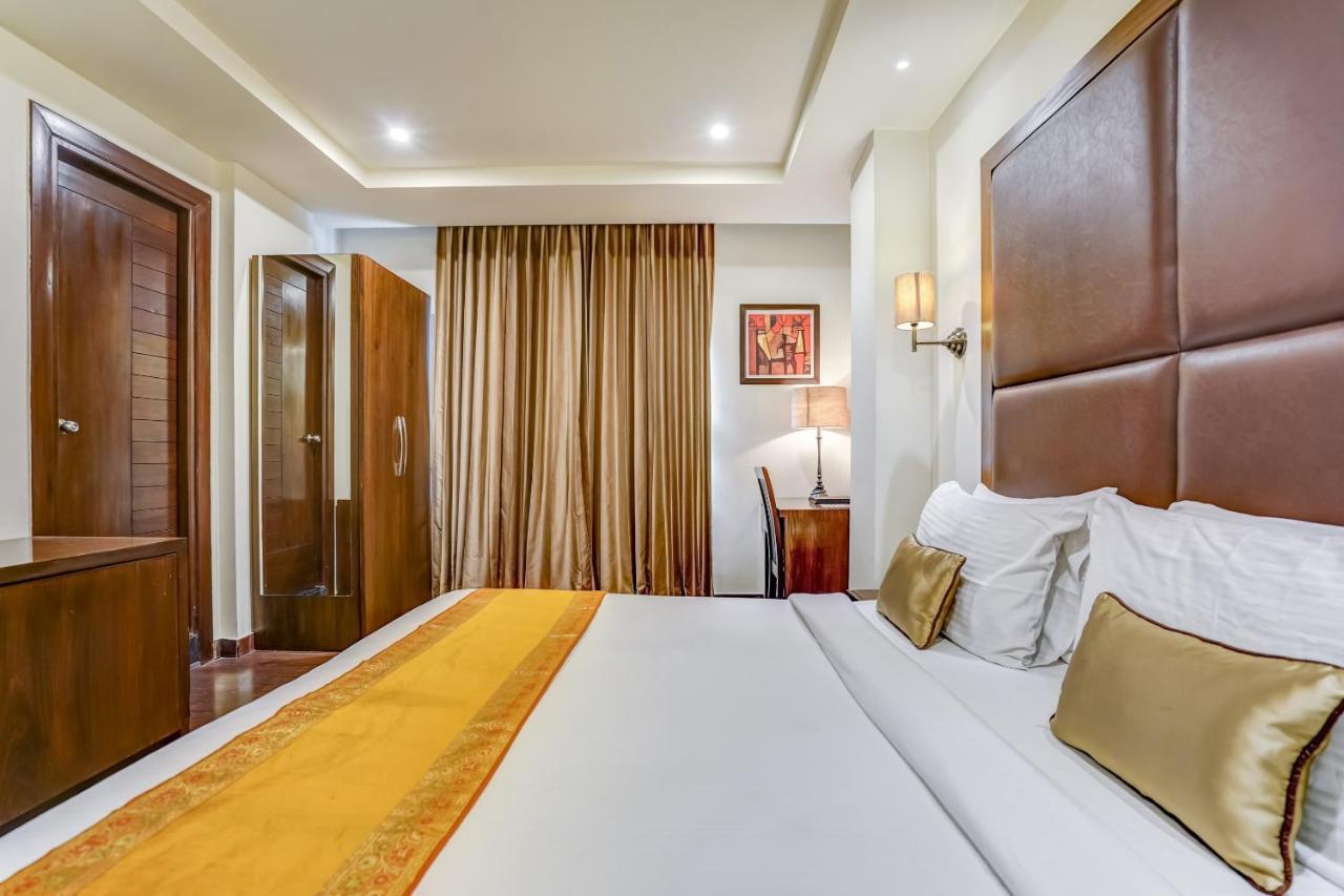 Townhouse 552Hotel Royal Court Джаландхар Екстериор снимка
