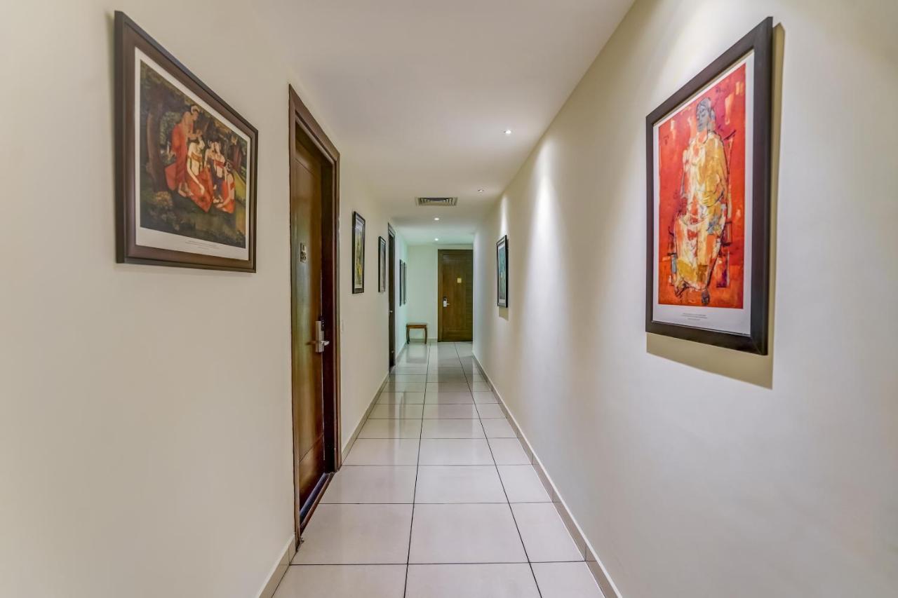 Townhouse 552Hotel Royal Court Джаландхар Екстериор снимка