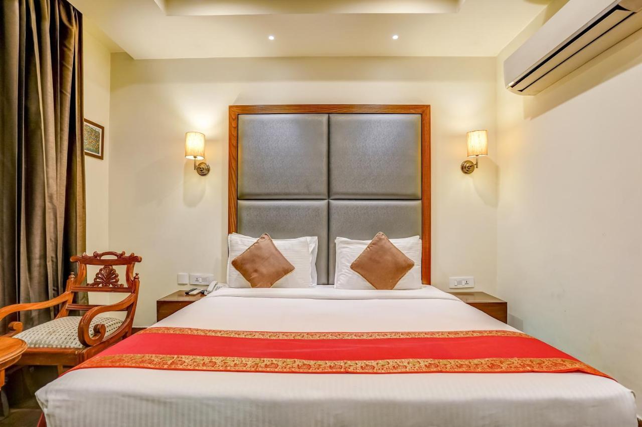 Townhouse 552Hotel Royal Court Джаландхар Екстериор снимка