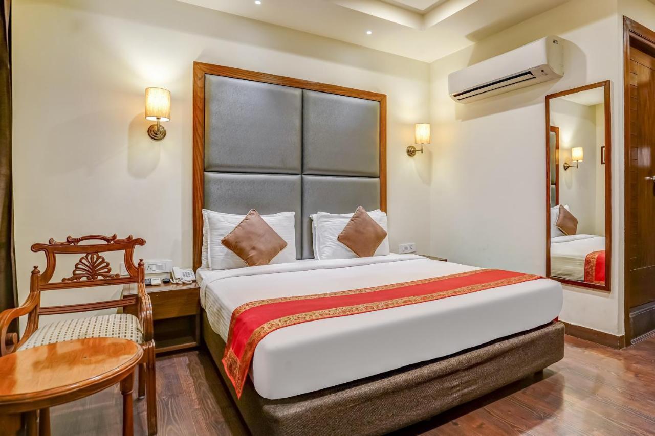 Townhouse 552Hotel Royal Court Джаландхар Екстериор снимка