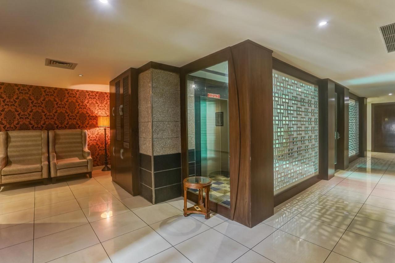Townhouse 552Hotel Royal Court Джаландхар Екстериор снимка