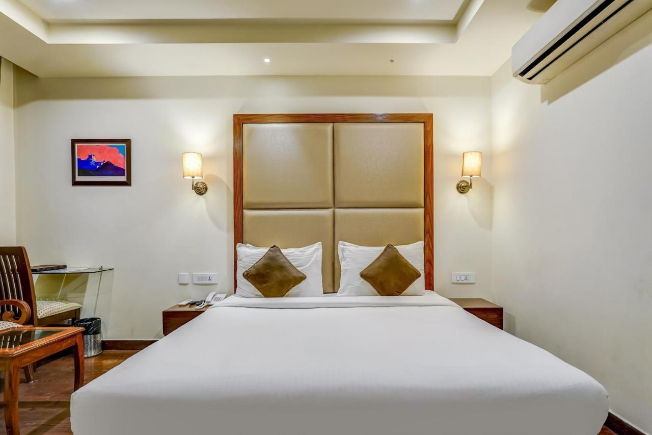 Townhouse 552Hotel Royal Court Джаландхар Екстериор снимка