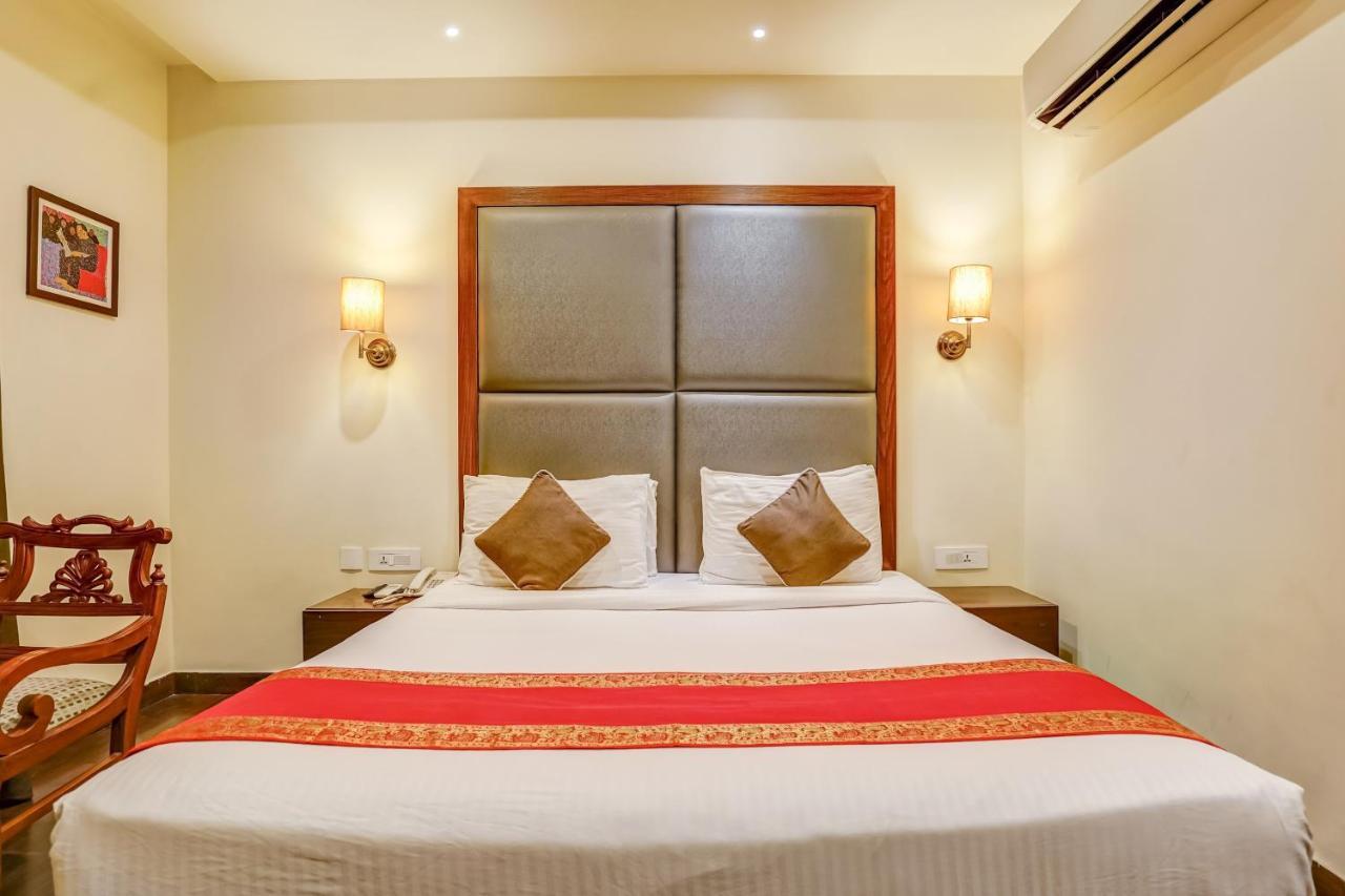 Townhouse 552Hotel Royal Court Джаландхар Екстериор снимка