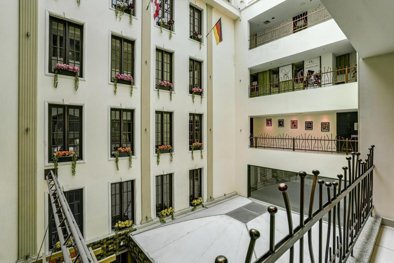 Townhouse 552Hotel Royal Court Джаландхар Екстериор снимка